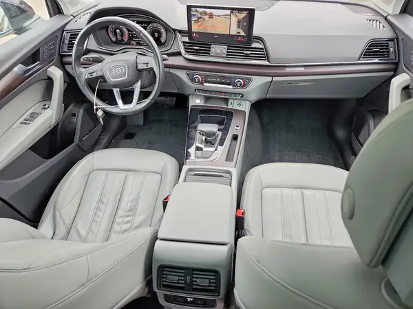 WA1BAAFY0M2126467 2021 AUDI Q5 - Image 8