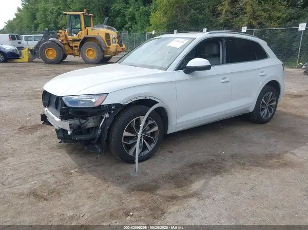 WA1BAAFY0M2127179 2021 AUDI Q5 - Image 2