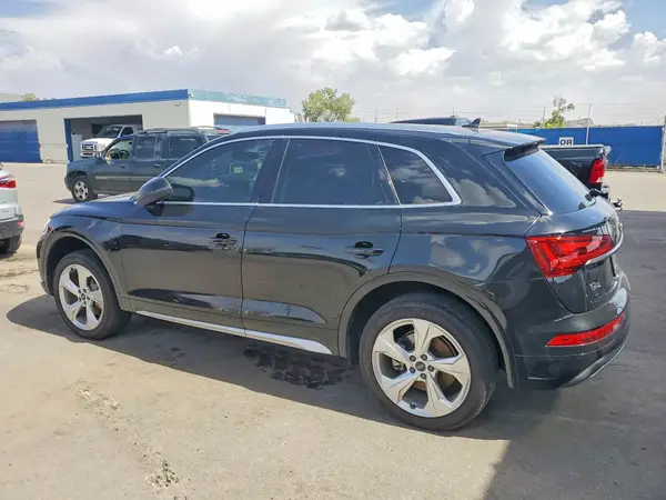 WA1BAAFY0M2129627 2021 AUDI Q5 - Image 2