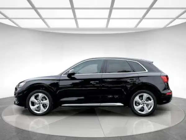 WA1BAAFY0M2131166 2021 AUDI Q5 - Image 2