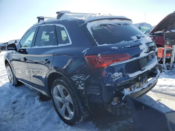 WA1BAAFY0M2132866 2021 AUDI Q5 - Image 2