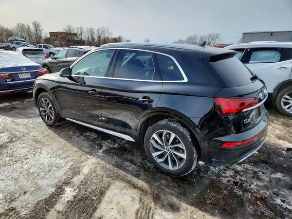 WA1BAAFY0M2136156 2021 AUDI Q5 - Image 2