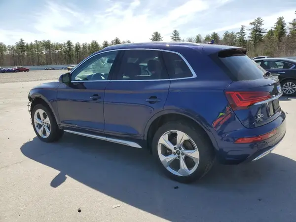 WA1BAAFY0M2136285 2021 AUDI Q5 - Image 2