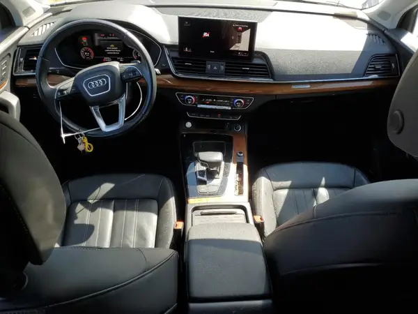 WA1BAAFY0M2136285 2021 AUDI Q5 - Image 8