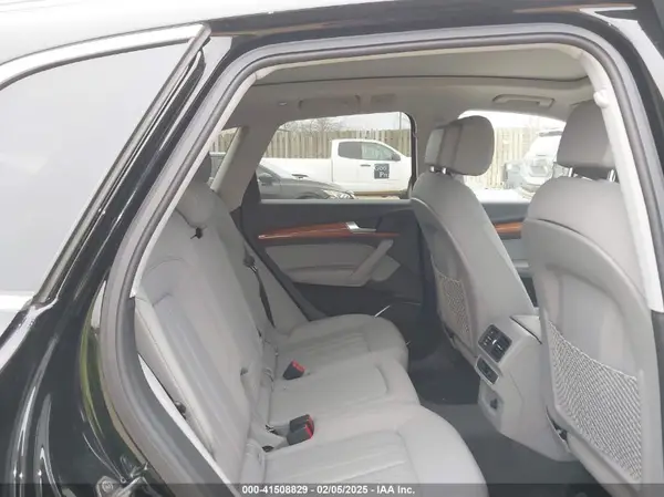 WA1BAAFY1M2026104 2021 AUDI Q5 - Image 8