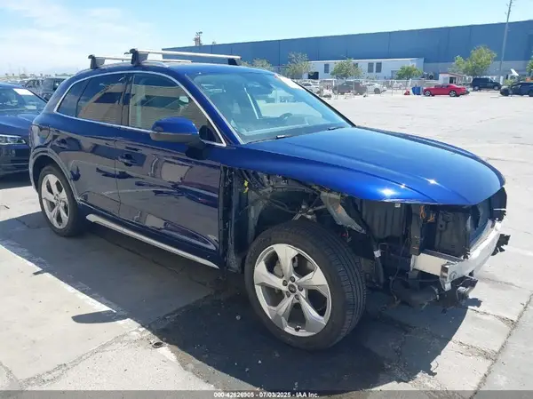 WA1BAAFY1M2028886 2021 AUDI Q5 - Image 1
