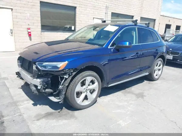 WA1BAAFY1M2028886 2021 AUDI Q5 - Image 2