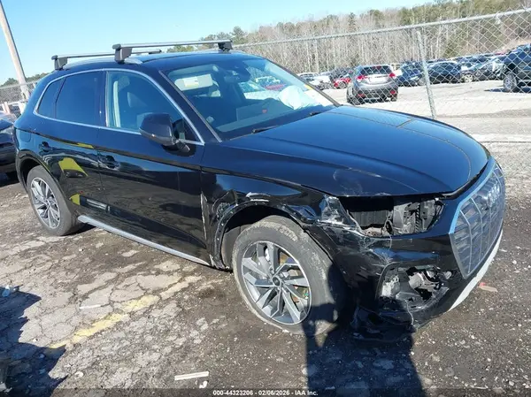 WA1BAAFY1M2052184 2021 AUDI Q5 - Image 1