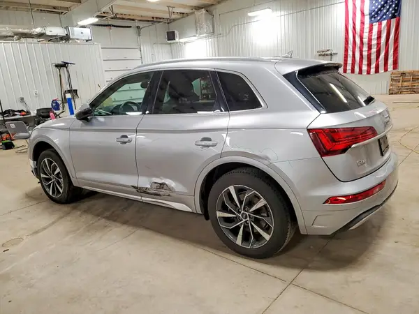 WA1BAAFY1M2053321 2021 AUDI Q5 - Image 2