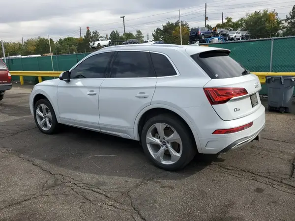 WA1BAAFY1M2055120 2021 AUDI Q5 - Image 2