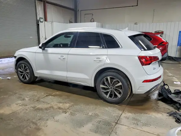 WA1BAAFY1M2098971 2021 AUDI Q5 - Image 2