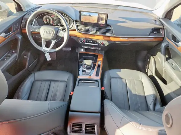 WA1BAAFY1M2104980 2021 AUDI Q5 - Image 8
