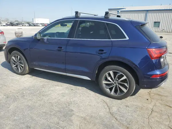 WA1BAAFY1M2110455 2021 AUDI Q5 - Image 2