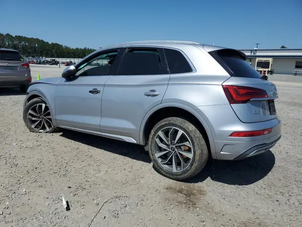 WA1BAAFY1M2118233 2021 AUDI Q5 - Image 2
