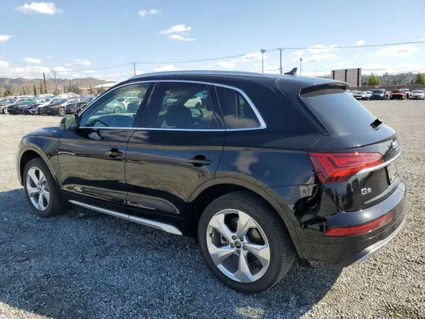 WA1BAAFY1M2134979 2021 AUDI Q5 - Image 2