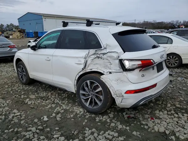 WA1BAAFY2M2018982 2021 AUDI Q5 - Image 2
