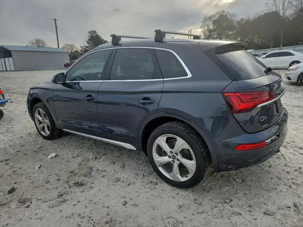 WA1BAAFY2M2031800 2021 AUDI Q5 - Image 2