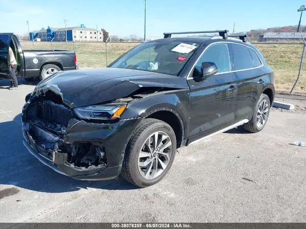 WA1BAAFY2M2050637 2021 AUDI Q5 - Image 2