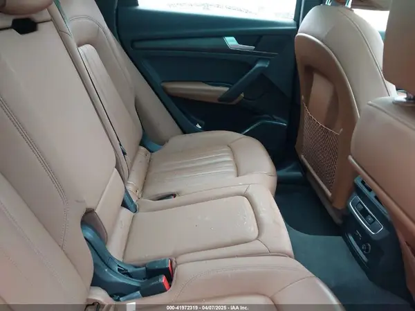 WA1BAAFY2M2052680 2021 AUDI Q5 - Image 8