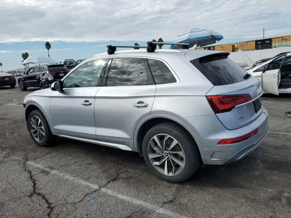 WA1BAAFY2M2052694 2021 AUDI Q5 - Image 2