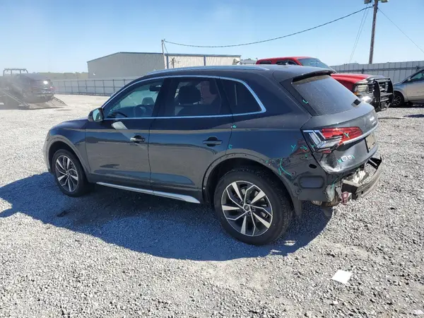 WA1BAAFY2M2054249 2021 AUDI Q5 - Image 2