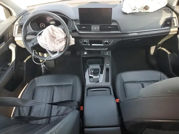 WA1BAAFY2M2069060 2021 AUDI Q5 - Image 8