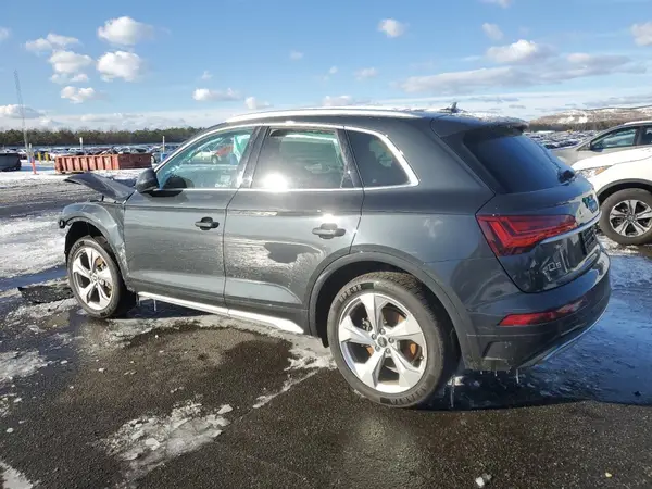 WA1BAAFY2M2104700 2021 AUDI Q5 - Image 2
