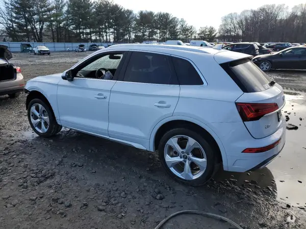 WA1BAAFY2M2111971 2021 AUDI Q5 - Image 2