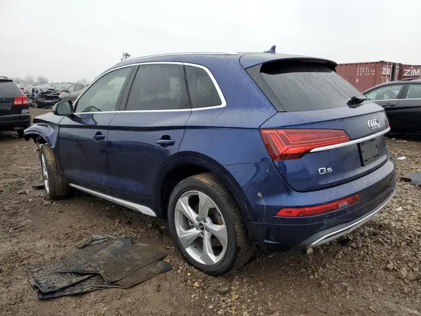WA1BAAFY2M2119620 2021 AUDI Q5 - Image 2