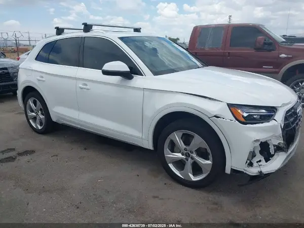 WA1BAAFY2M2139902 2021 AUDI Q5 - Image 1