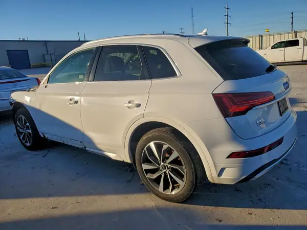 WA1BAAFY3M2020854 2021 AUDI Q5 - Image 2