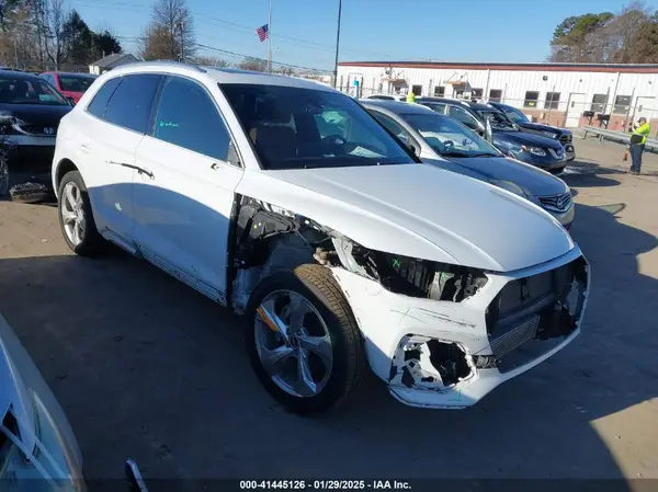 WA1BAAFY3M2026198 2021 AUDI Q5 - Image 1