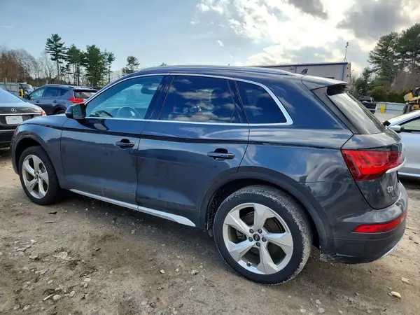WA1BAAFY3M2035855 2021 AUDI Q5 - Image 2