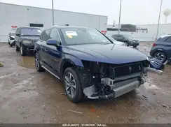 WA1BAAFY3M2037587 2021 AUDI Q5