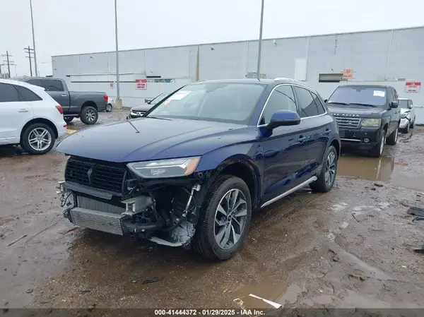 WA1BAAFY3M2037587 2021 AUDI Q5 - Image 2
