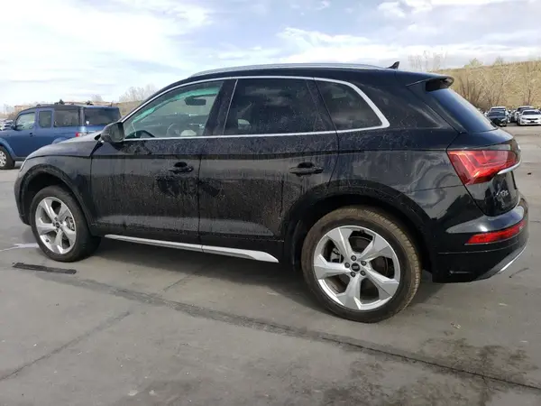 WA1BAAFY3M2046998 2021 AUDI Q5 - Image 2