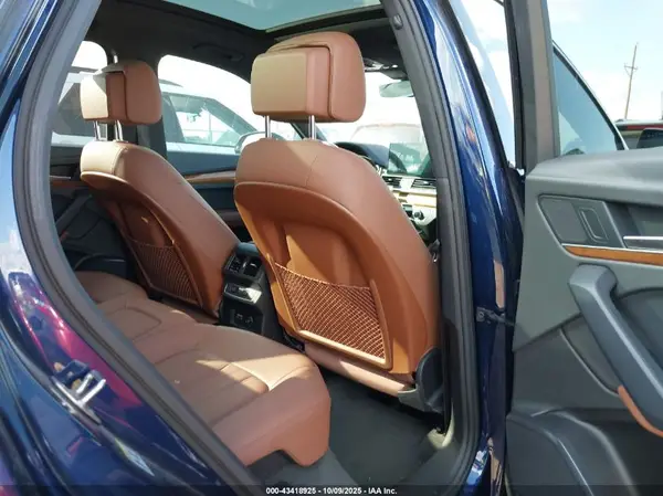 WA1BAAFY3M2057905 2021 AUDI Q5 - Image 8