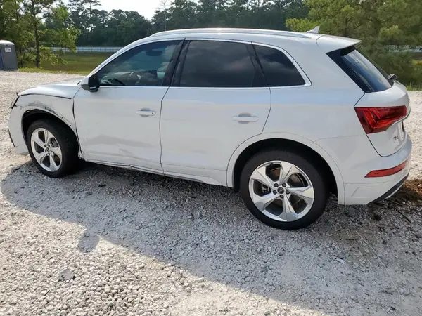 WA1BAAFY3M2062666 2021 AUDI Q5 - Image 2