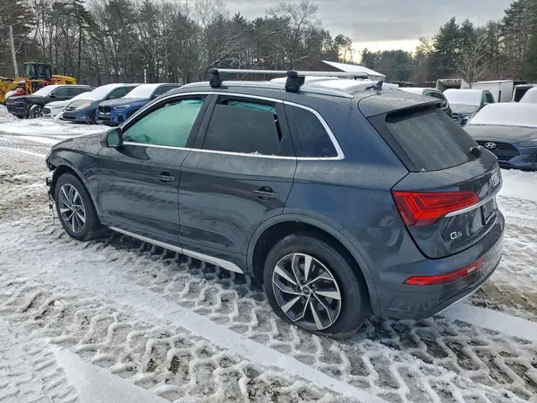 WA1BAAFY3M2070122 2021 AUDI Q5 - Image 2