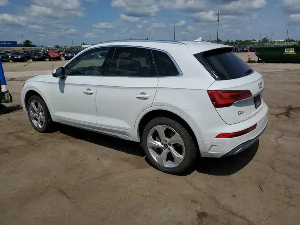 WA1BAAFY3M2112319 2021 AUDI Q5 - Image 2