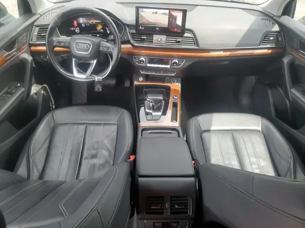 WA1BAAFY3M2116953 2021 AUDI Q5 - Image 8