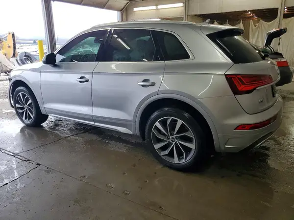 WA1BAAFY3M2117178 2021 AUDI Q5 - Image 2