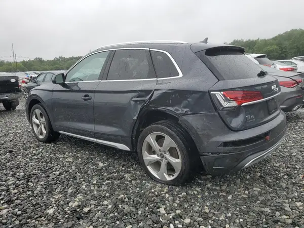 WA1BAAFY3M2128259 2021 AUDI Q5 - Image 2