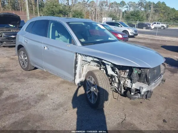 WA1BAAFY3M2128360 2021 AUDI Q5 - Image 1