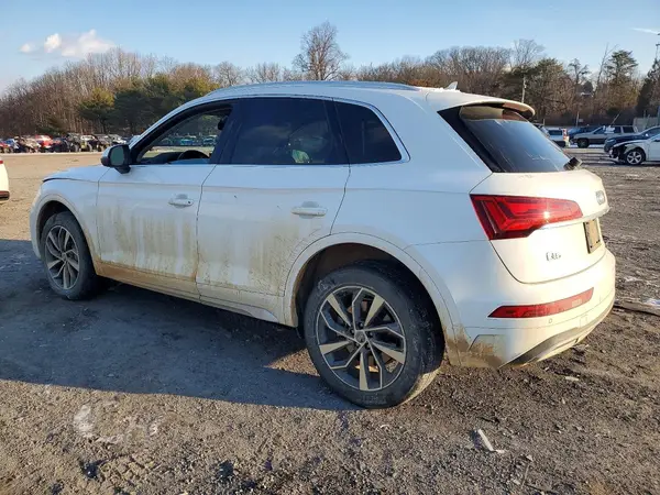 WA1BAAFY3M2137656 2021 AUDI Q5 - Image 2