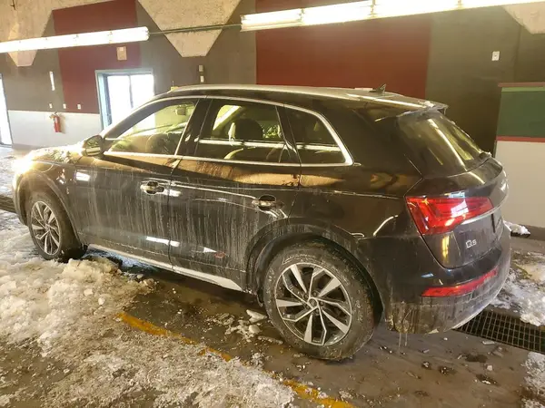 WA1BAAFY4M2035850 2021 AUDI Q5 - Image 2
