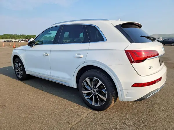 WA1BAAFY4M2051272 2021 AUDI Q5 - Image 2
