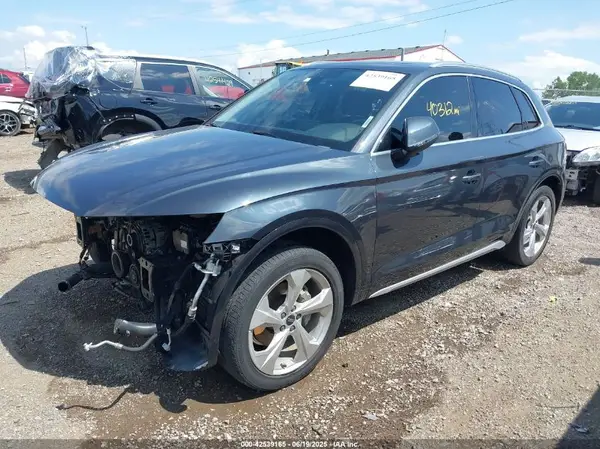 WA1BAAFY4M2062482 2021 AUDI Q5 - Image 2