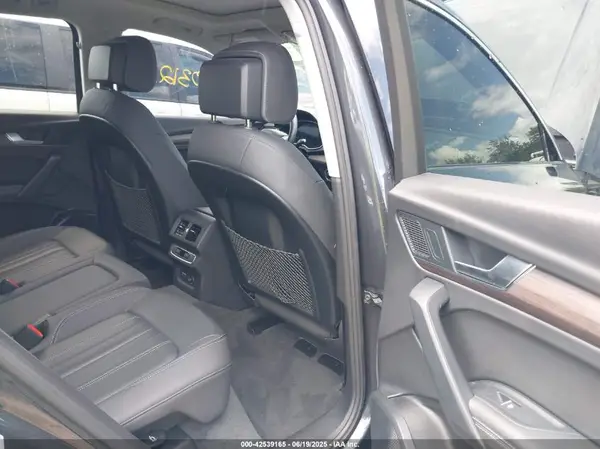 WA1BAAFY4M2062482 2021 AUDI Q5 - Image 8