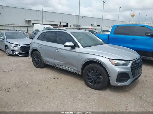 WA1BAAFY4M2065706 2021 AUDI Q5 - Image 1